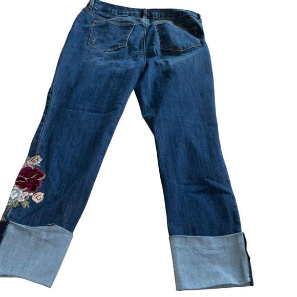 🌹 Chico’s So Slimming Girlfriend Ankle Jeans | Size 1 (M/8-10) - Picture 6 of 6